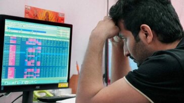 MARKET LIVE: Sensex, Nifty slip into red; IT pack weak, US futures slide