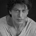 Shah Rukh Khan Steals Our Hearts Yet Again With His Latest Picture