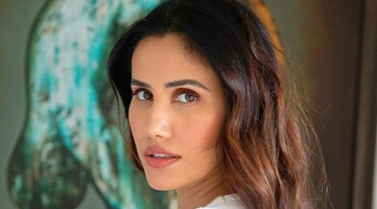 sonnalli seygall fitness, sonnalli seygall news, sonali seygal news, core strength, why core strength matters, workout goals, fitness goals, indianexpress.com, indianexpress,