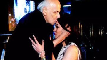 Sushmita Sen recalls Mahesh Bhatt saying that she could not act to save her life