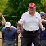 Trump afirma que “nadie investigó a fondo el 11 de septiembre” durante evento de golf