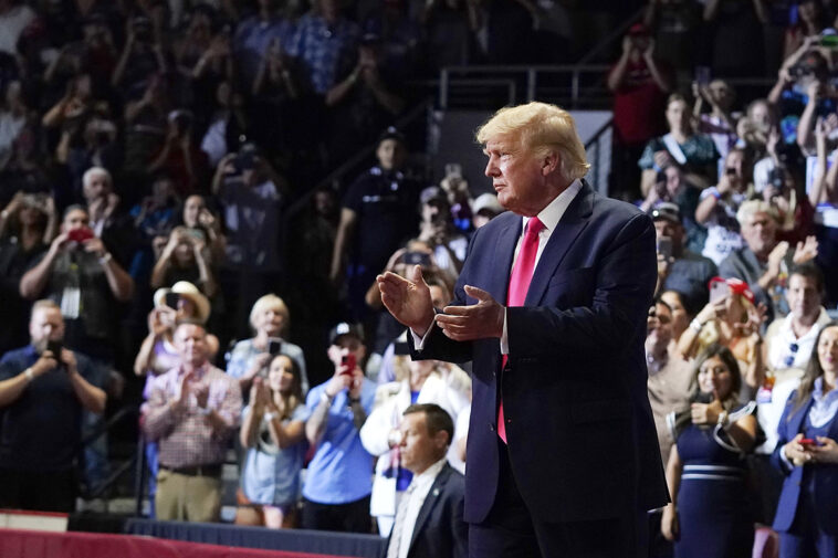 Trump and Pence squared off in the desert. It was one-sided.