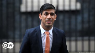 UK: Rishi Sunak leads first round of voting to replace Johnson