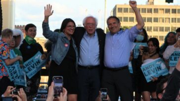 US elections: Bernie Sanders campaigns for Michigan progressives