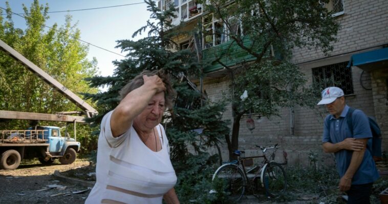 Ukraine-Russia live news: Six killed in eastern town Sloviansk