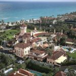 Donald Trump informa que el FBI ejecutó una redada en su casa en Mar-a-Lago