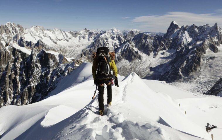 French mayor wants to pre-charge climbers of Mount Blanc for rescue and funeral fees