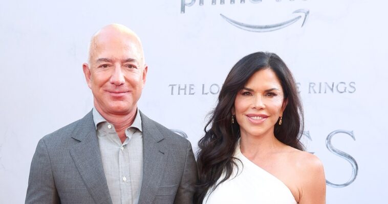 Jeff Bezos’ Girlfriend Lauren Sánchez Embraces Ethereal Glamour in Tom Ford Dress at ‘The Lord of the Rings: The Rings of Power’ Premiere