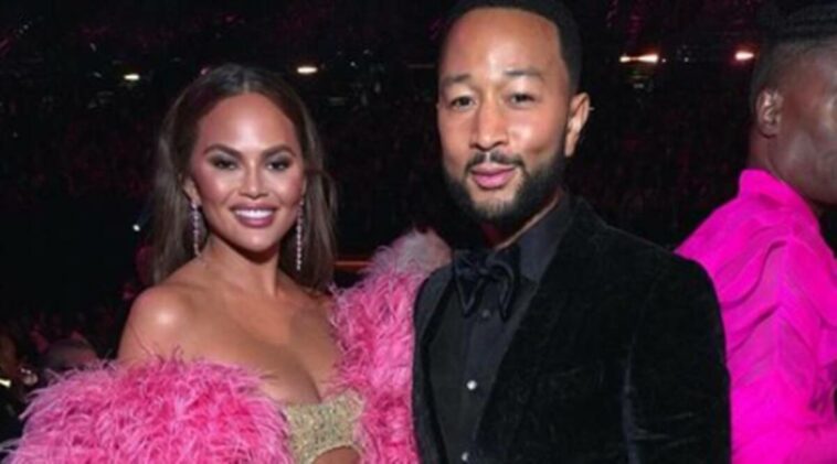 Chrissy Teigen, Chrissy Teigen news, Chrissy Teigen miscarriage, Chrissy Teigen pregnancy, Chrissy Teigen and John Legend, indian express news