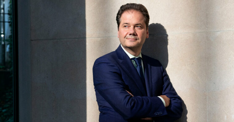 Max Hollein Consolidates Roles as Met Museum’s Chief