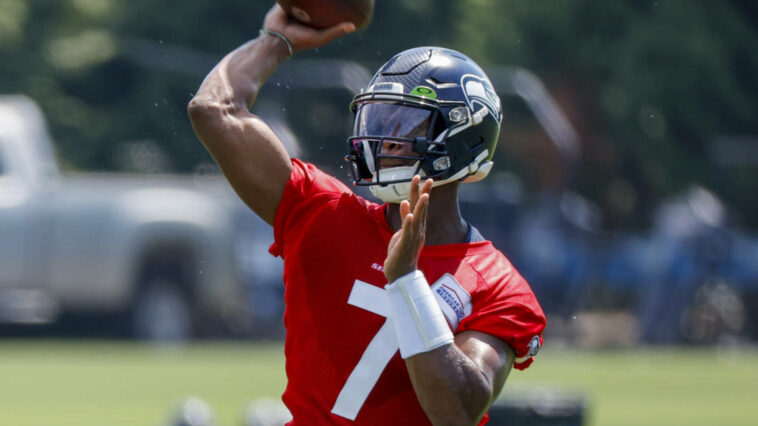 Pete Carroll: Geno Smith still ahead in quarterback competition