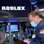 Roblox misses on top and bottom, shares dip 12%