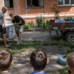 Ukraine Live Updates: Residents Flee Town Near Nuclear Site as Shelling Continues