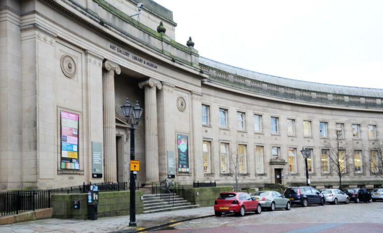 Coffee morning in new temporary library as Bolton Central shuts for £3M revamp