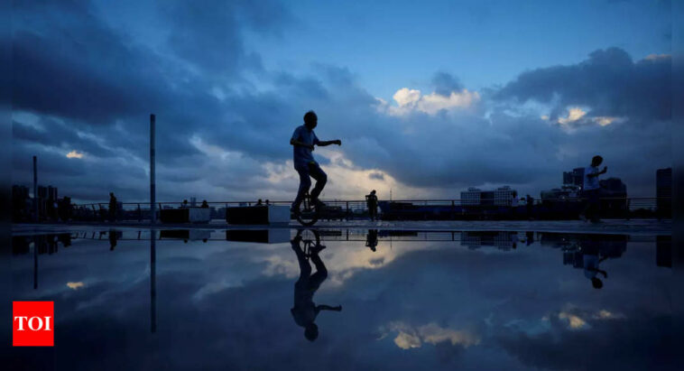 East China suspends ferries, classes as typhoon approaches