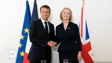 France and UK should 're-engage,' Macron says after Truss talks