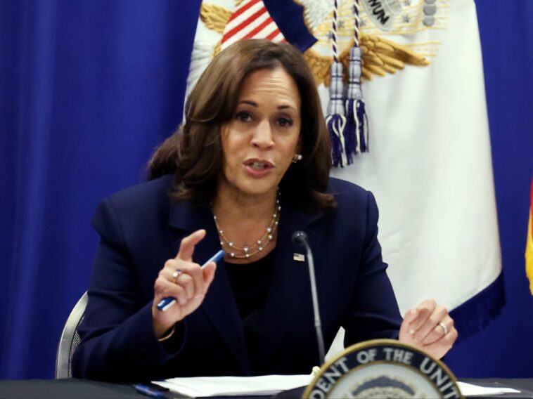 Kamala Harris tilda a republicanos de irresponsables por tema de migrantes