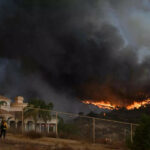 New wildfire spreading in central California mountains