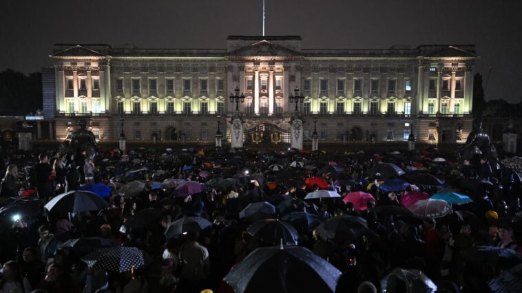 Queen Elizabeth II's death marks a new era for Britain, beset by economic uncertainty