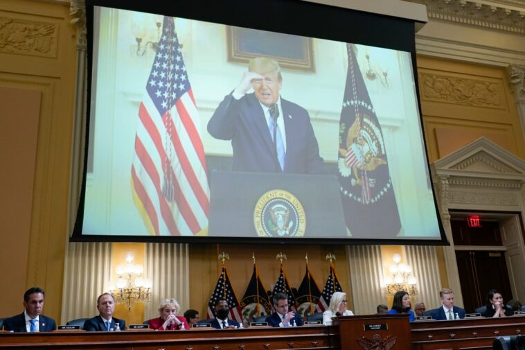 Trump niega testimonio que alega que vio el ataque al Capitolio en la televisión