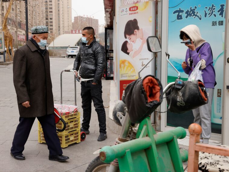 Xinjiang residents complain of hunger after 40-day COVID lockdown