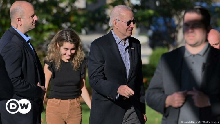 Biden casts early vote in US midterm elections