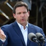 DeSantis esquiva pregunta sobre crisis climática tras paso del huracán Ian