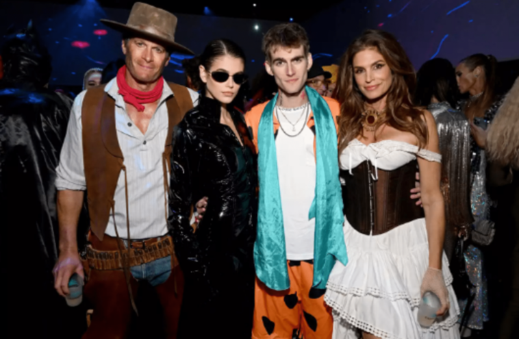 Famous Models Cindy Crawford And Rande Gerber Kids Kaia And Presley Came Along To The Halloween Party At Casamigos