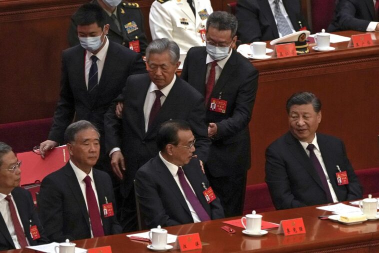 Former Chinese leader removed from Party congress