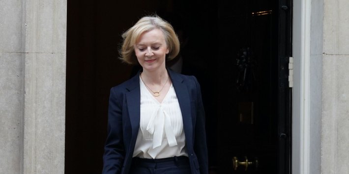 Government Still Won't Settle On Whether Chaotic Fracking Vote Was 'Confidence' Matter As Liz Truss Clings On