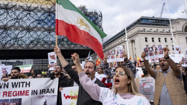 Lawmakers urge tech CEOs to do more to help Iranian protesters circumvent internet censorship