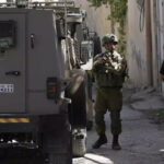 Rights group: Israel holding 800 Palestinians without trial