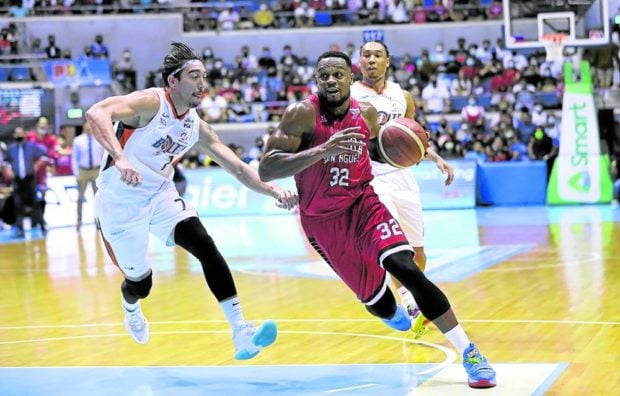 Justin Brownlee always gives it his all during national team practices. —PBA IMAGES