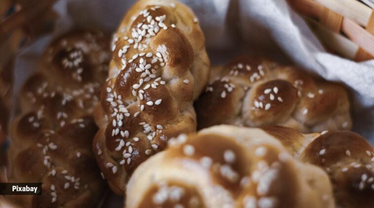 Know more about the famous Jewish bread ‘Challah’ (recipe inside)