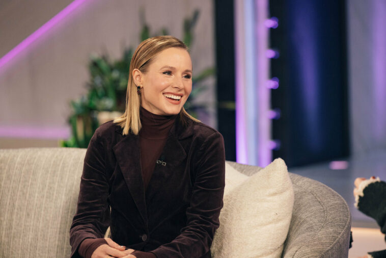 THE KELLY CLARKSON SHOW -- Episode J048 -- Pictured: Kristen Bell -- (Photo by: Weiss Eubanks/NBCUniversal)