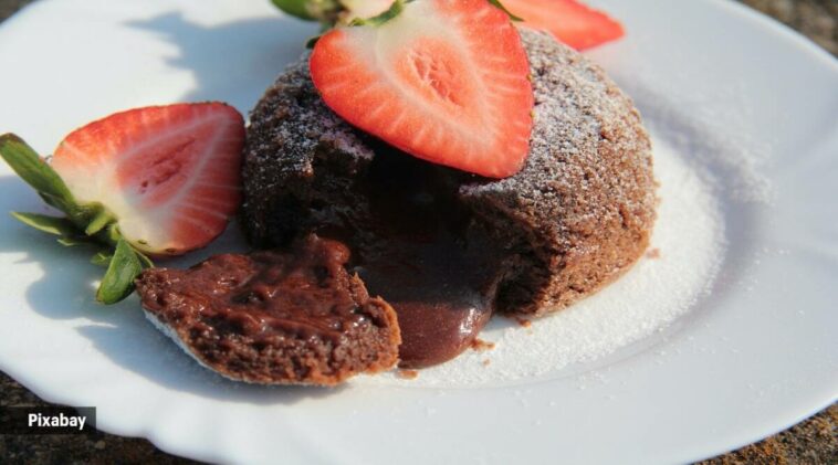 This 4-ingredient chocolate lava cake is what you need to satiate your sweet tooth today (recipe inside)