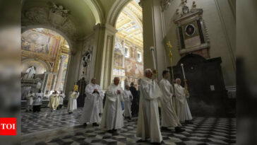 Vatican: Benedict in stable condition, participated in Mass