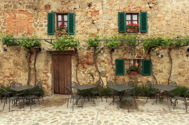 Restaurant tables in Italy