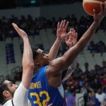 Justin Brownlee’s (No. 32) scoring spree in the second half goes to waste after the Philippines bows to Jordan in nonbearing match. —AUGUST DELA CRUZ