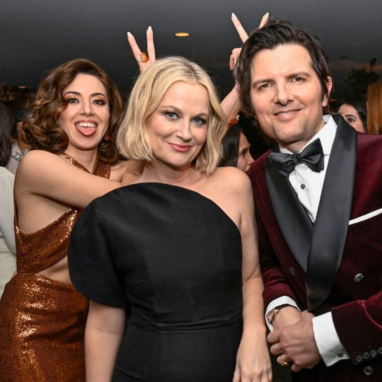 Treat Yo Self to This Sweet Parks and Recreation Reunion at the SAG Awards 2023 - E! Online