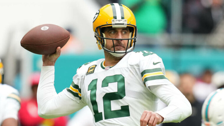 Insider explains why Packers don't need 'Godfather' offer for Aaron Rodgers