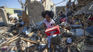 Like a war zone: Volunteers travel miles to tornado-hit Mississippi