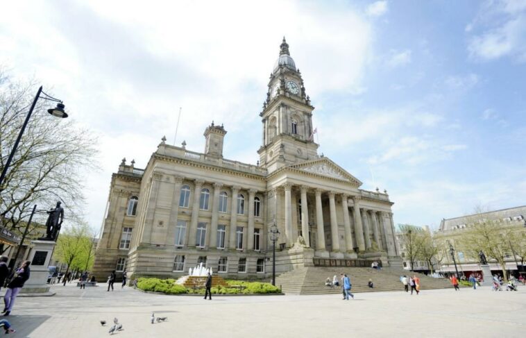 Money Bolton councillors get is under review -  this is how much they get now