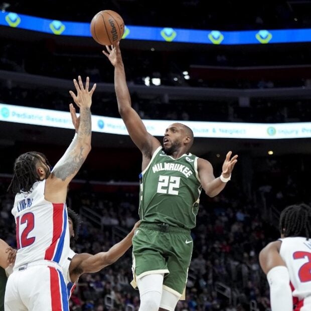 Khris Middleton Bucks NBA