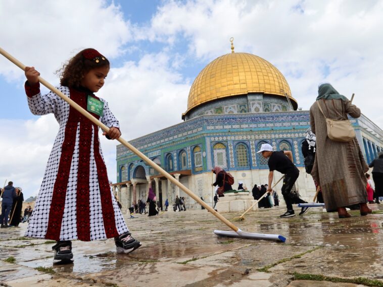 Photos: Holy month of Ramadan begins for Muslims around the world