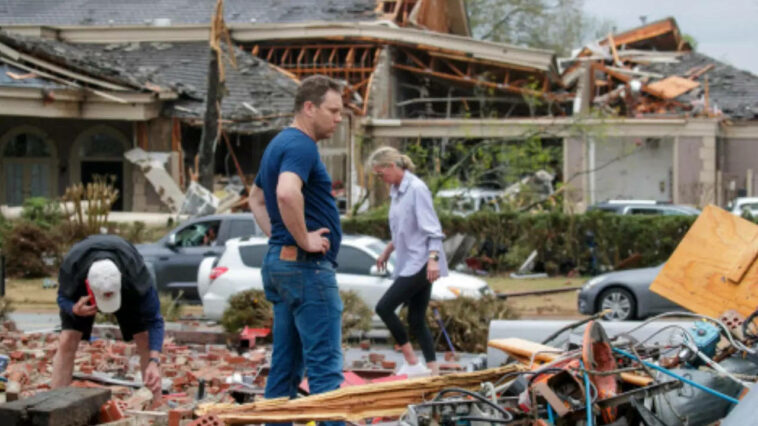 At least 3 dead, several injured after tornadoes tear through Central US