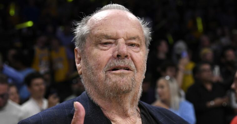 Jack Nicholson Makes Rare Public Appearance With His Family at LA Lakers Game