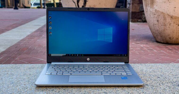 What’s it like to use a $300 Windows laptop for a day?