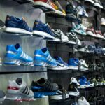 Foot Locker Slumps as Weak Demand, Heavy Discounts Drive Annual Forecast Cut