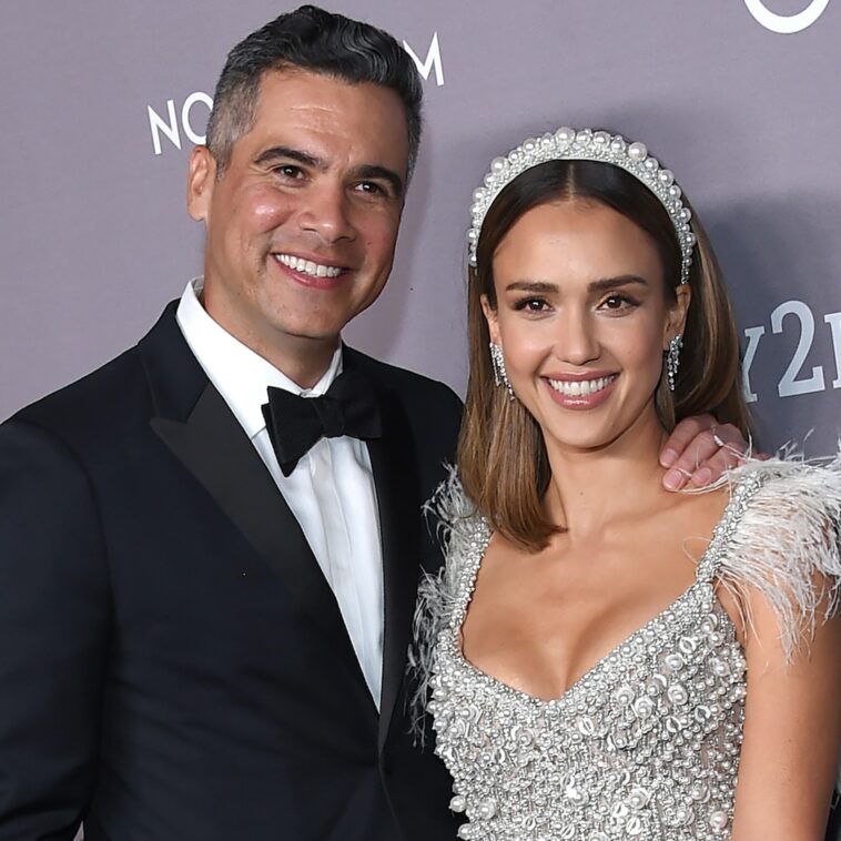 Jessica Alba Shares Sweet Selfie With Husband Cash Warren on Their 15th Anniversary - E! Online